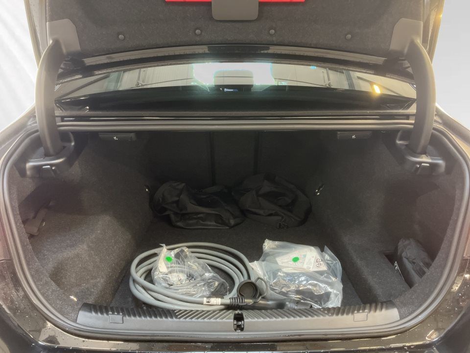 BMW Seria 5 xDrive550e - foto 14