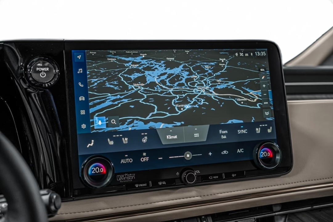 Lexus LM 350h Executive - foto 17