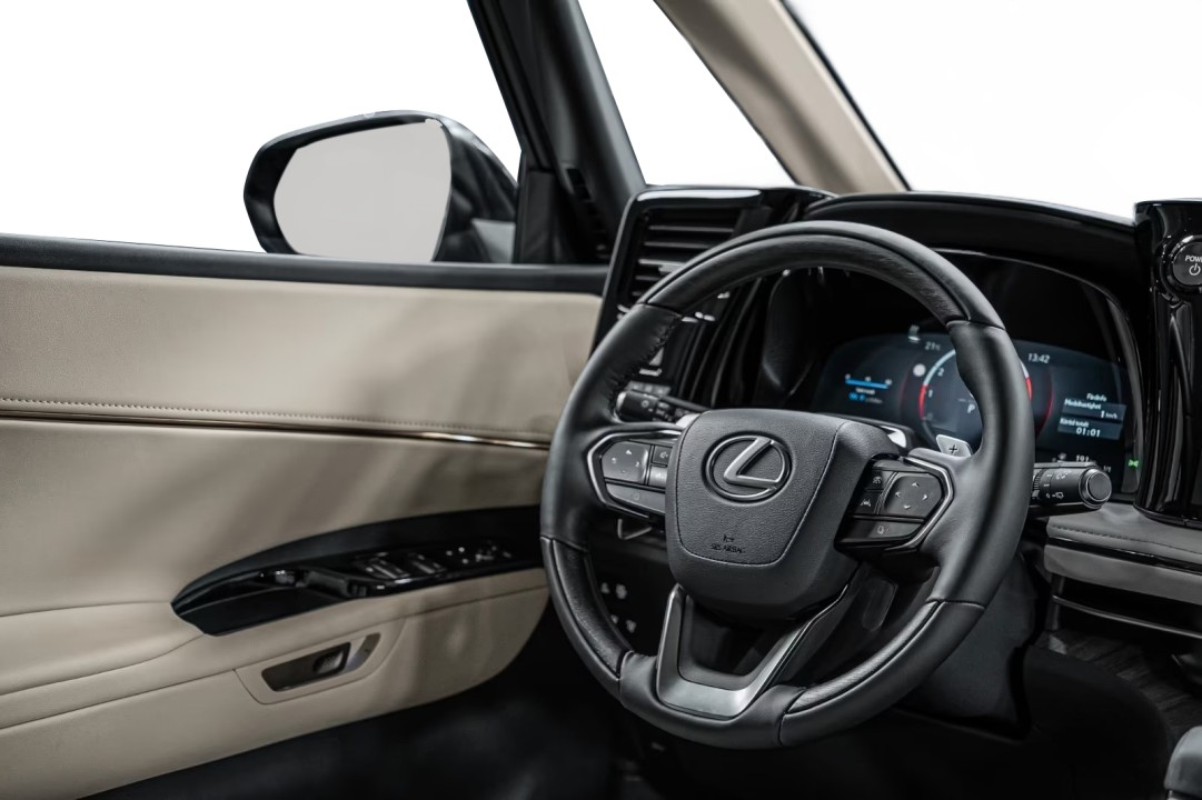 Lexus LM 350h Executive - foto 8