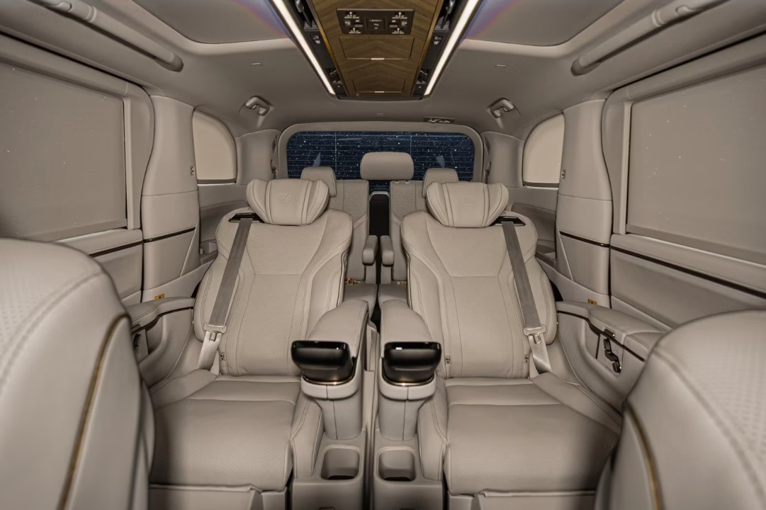 Lexus LM 350h Executive - foto 20