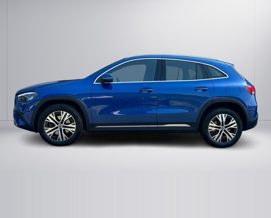 Mercedes-Benz GLA 220d 4MATIC (4)