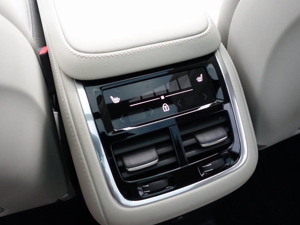 Volvo XC 90 T8 Recharge AWD Ultra Bright - foto 16