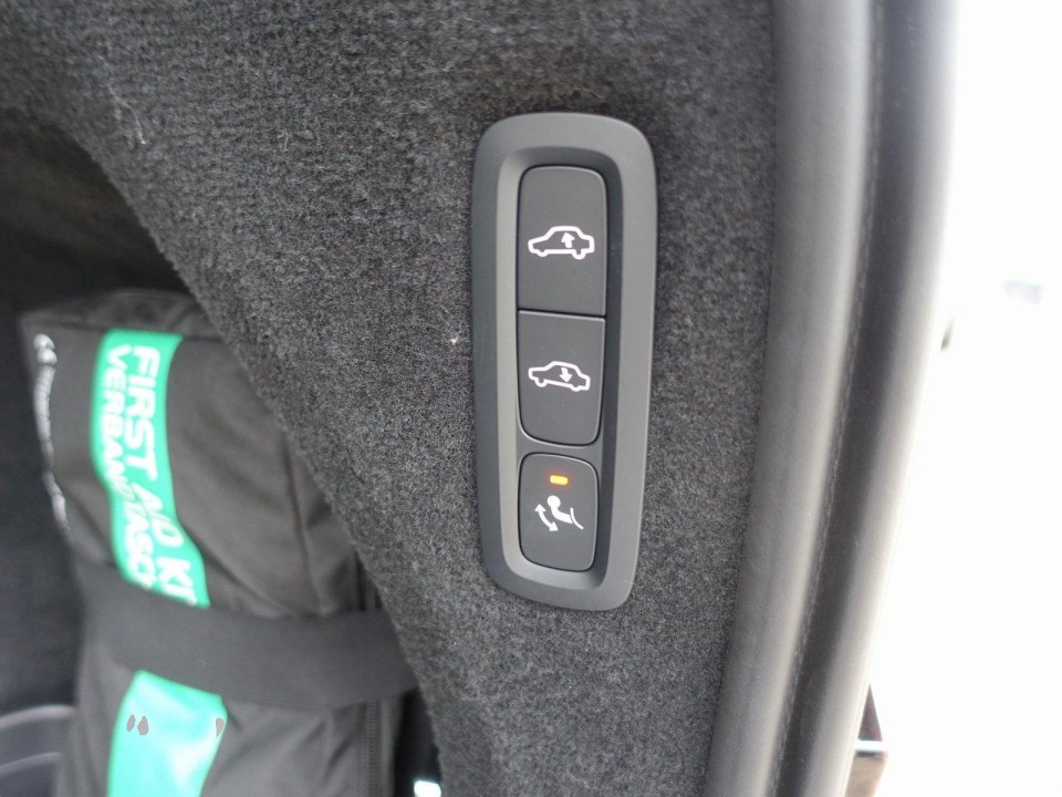 Volvo XC 90 T8 Recharge AWD Ultra Bright - foto 17