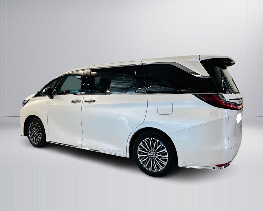 Lexus LM 350h Executive (5)