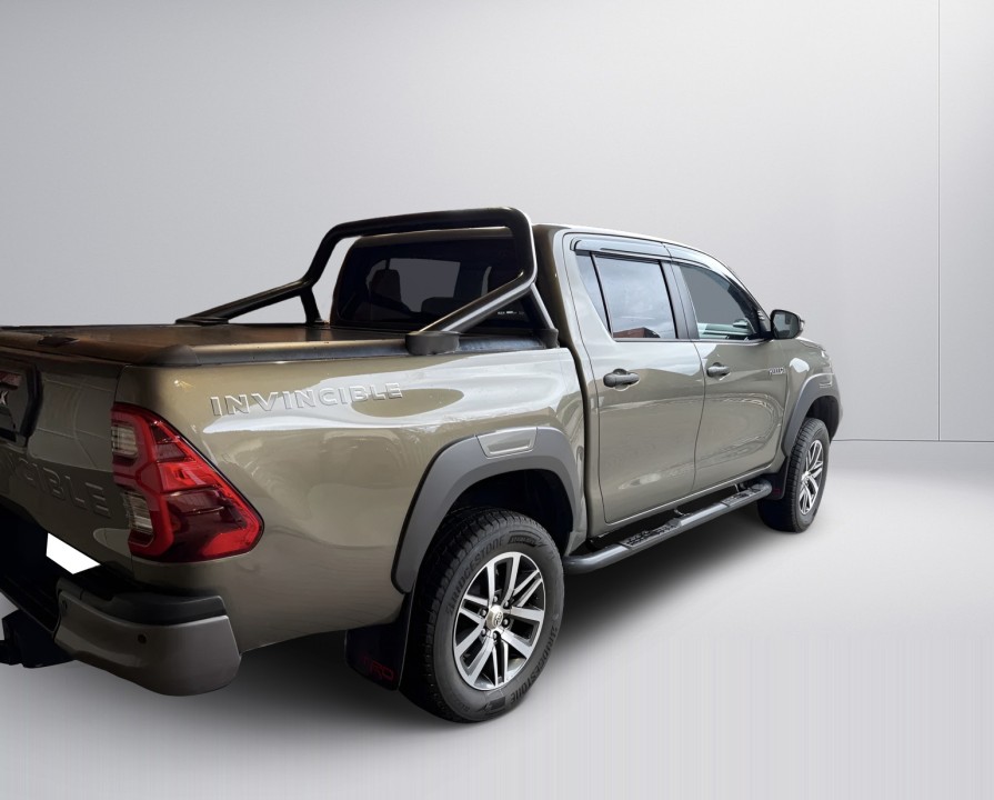 Toyota Hilux Invincible (2)