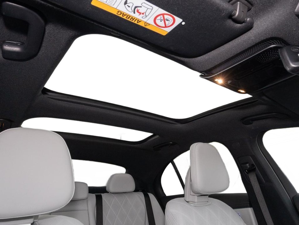 Mercedes-Benz E 300e 4MATIC AMG Line - foto 7