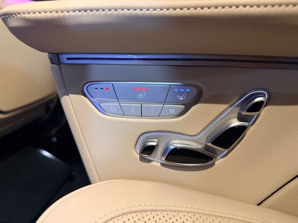 Mercedes-Benz V 300d 4MATIC Extralong Exclusive - foto 22