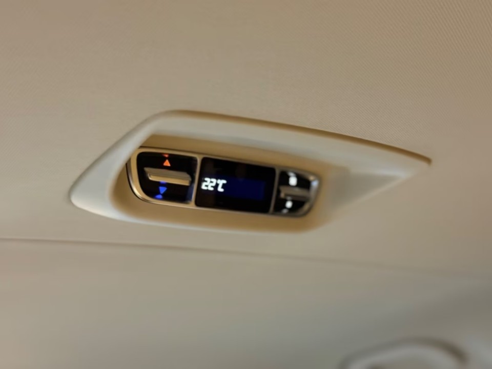 Mercedes-Benz V 300d 4MATIC Extralong Exclusive - foto 19