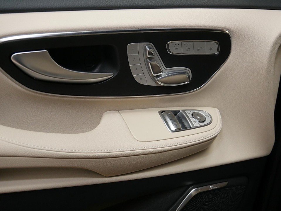 Mercedes-Benz V 300d 4MATIC Extralong Avantgarde - foto 13