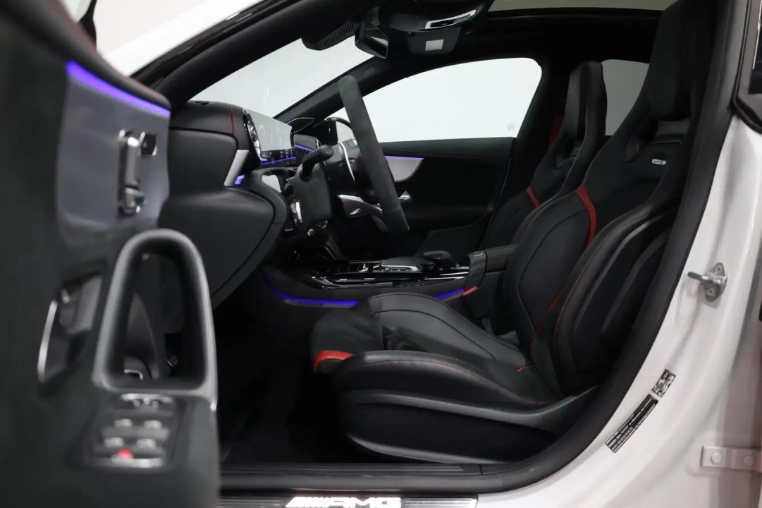 Mercedes-Benz CLA AMG 45 4MATIC - foto 8