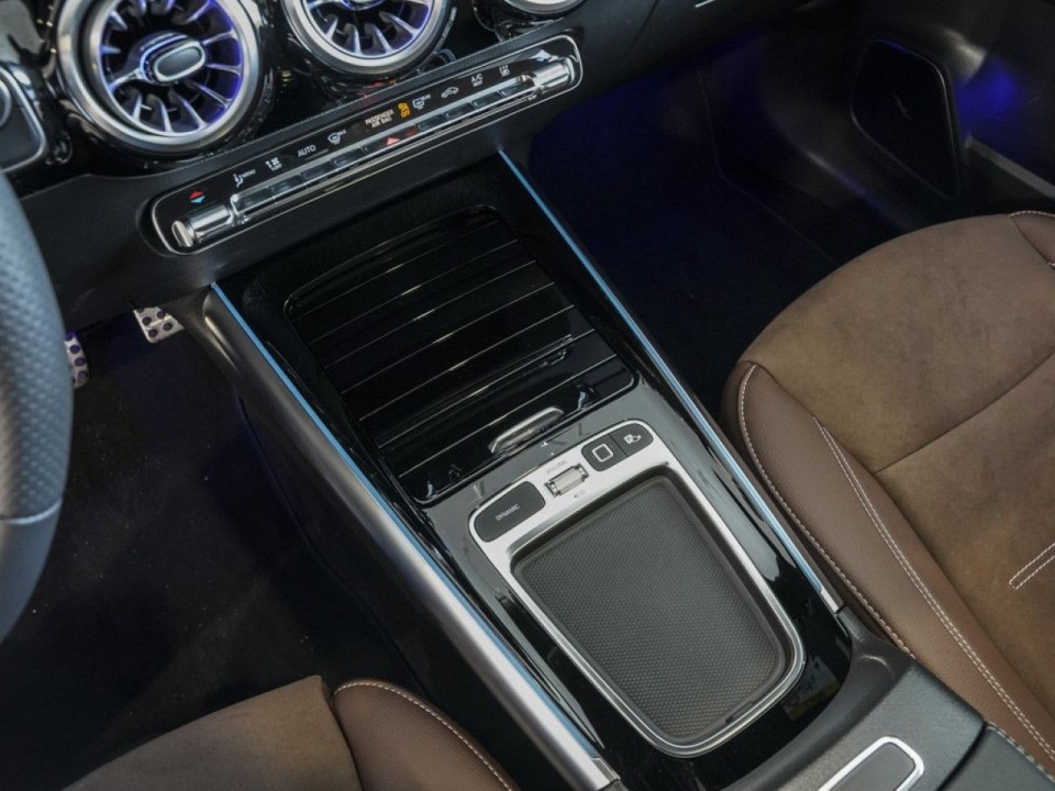 Mercedes-Benz GLA 250e AMG - foto 12