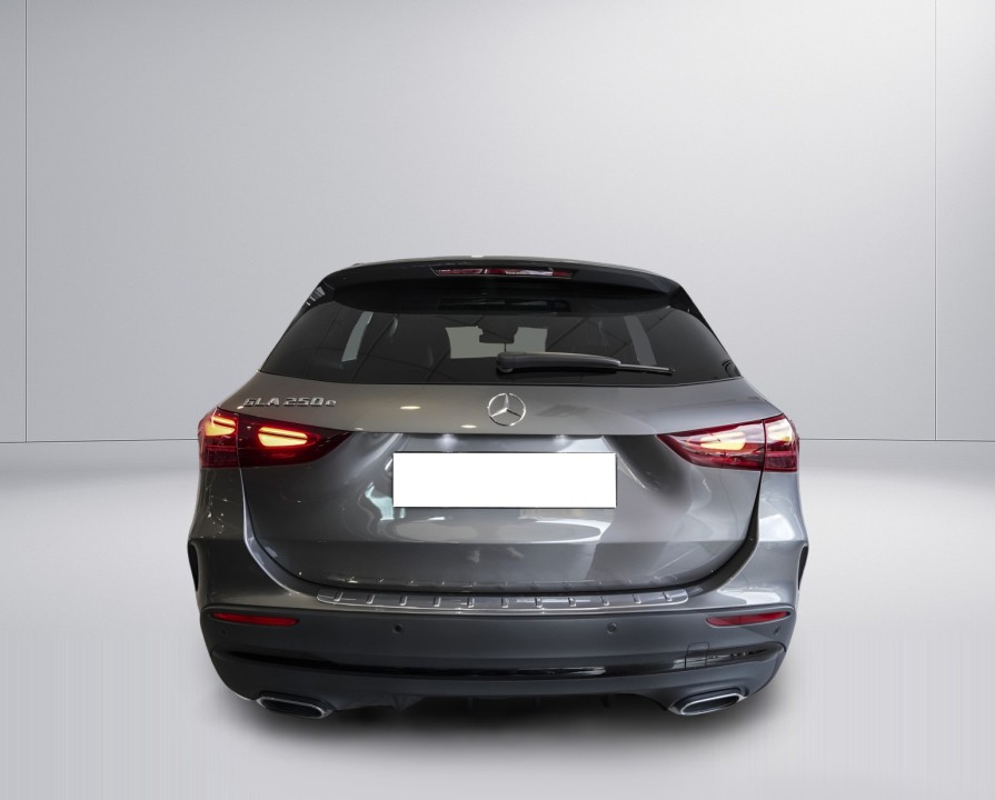 Mercedes-Benz GLA 250e AMG (3)