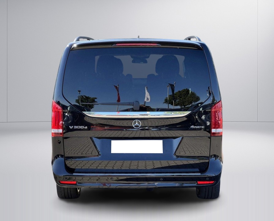 Mercedes-Benz V 300d 4MATIC Extralong Avantgarde (3)
