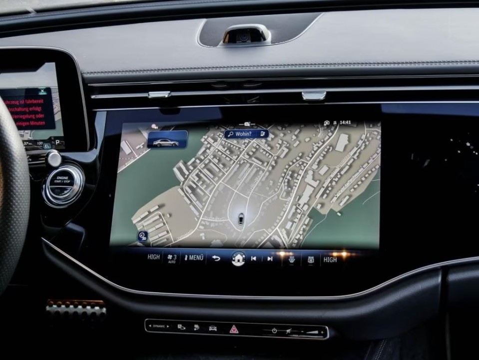 Mercedes-Benz E 300e 4MATIC AMG - foto 12