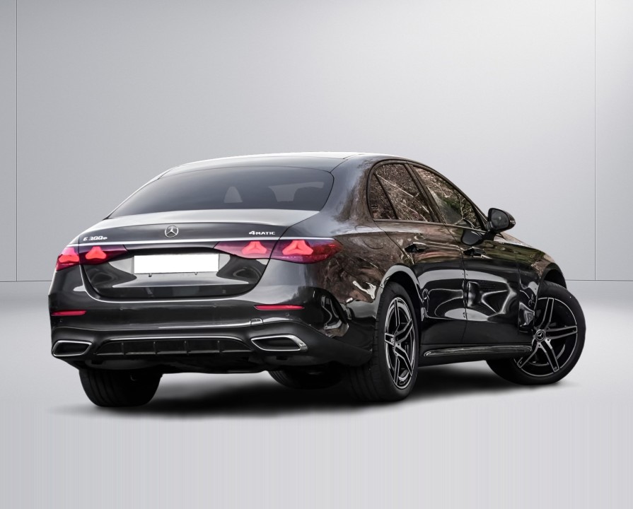 Mercedes-Benz E 300e 4MATIC AMG (4)