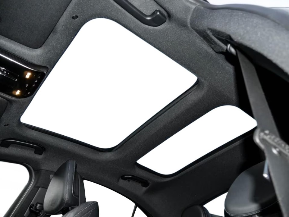 Mercedes-Benz E 300e 4MATIC AMG - foto 19