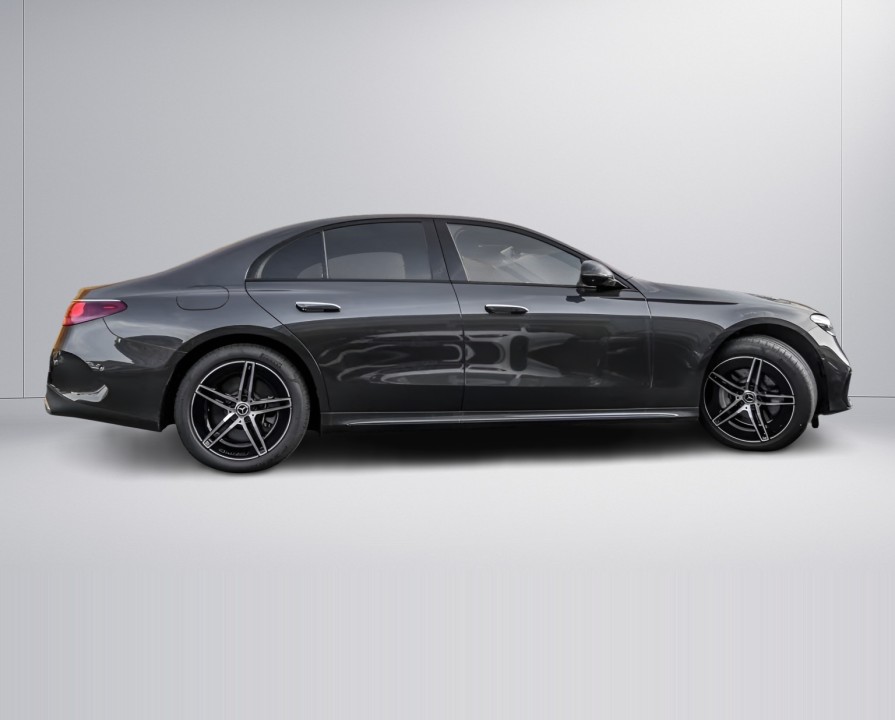 Mercedes-Benz E 300e 4MATIC AMG (3)