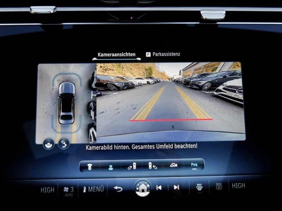 Mercedes-Benz E 300e 4MATIC AMG - foto 13