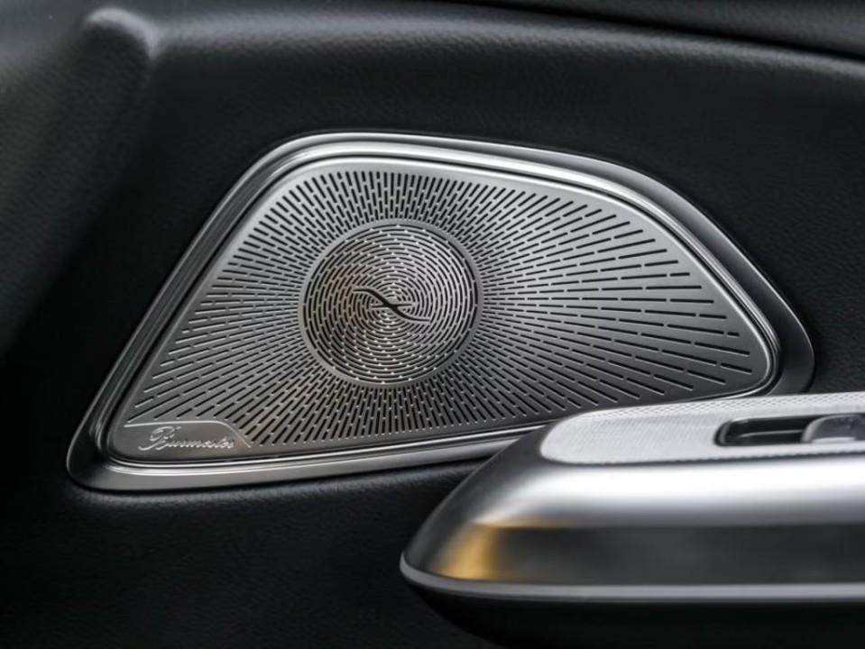 Mercedes-Benz E 300e 4MATIC AMG - foto 18