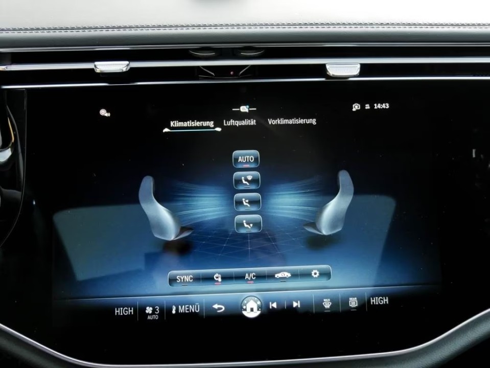 Mercedes-Benz E 300e 4MATIC AMG - foto 11