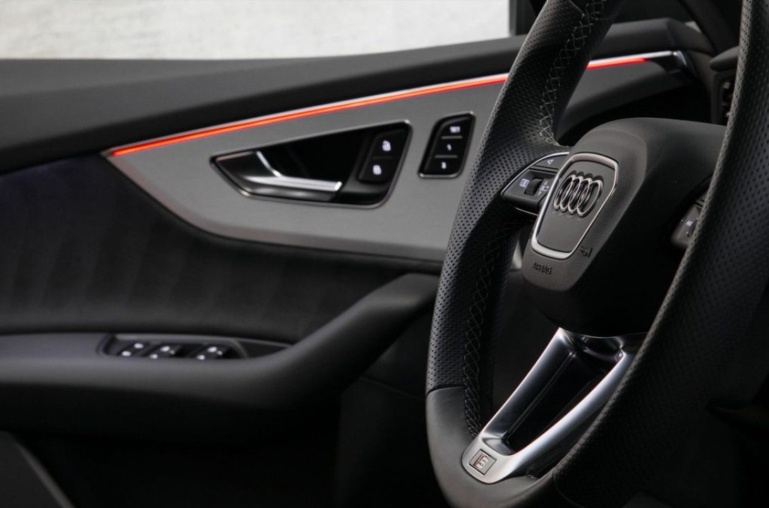 Audi Q7 S-Line - foto 9