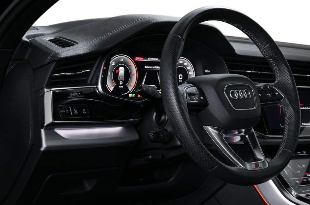 Audi Q7 S-Line (5)