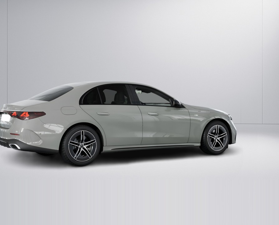 Mercedes-Benz E 300de 4MATIC AMG (4)