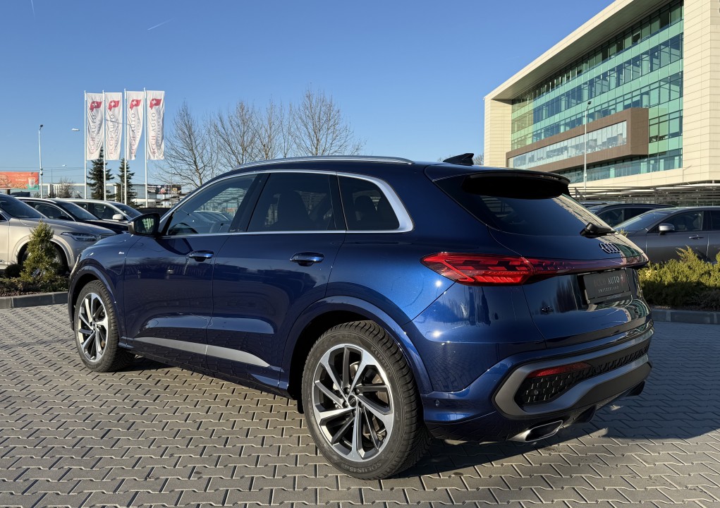 Audi Q5 40TFSI quattro S tronic S-Line (5)