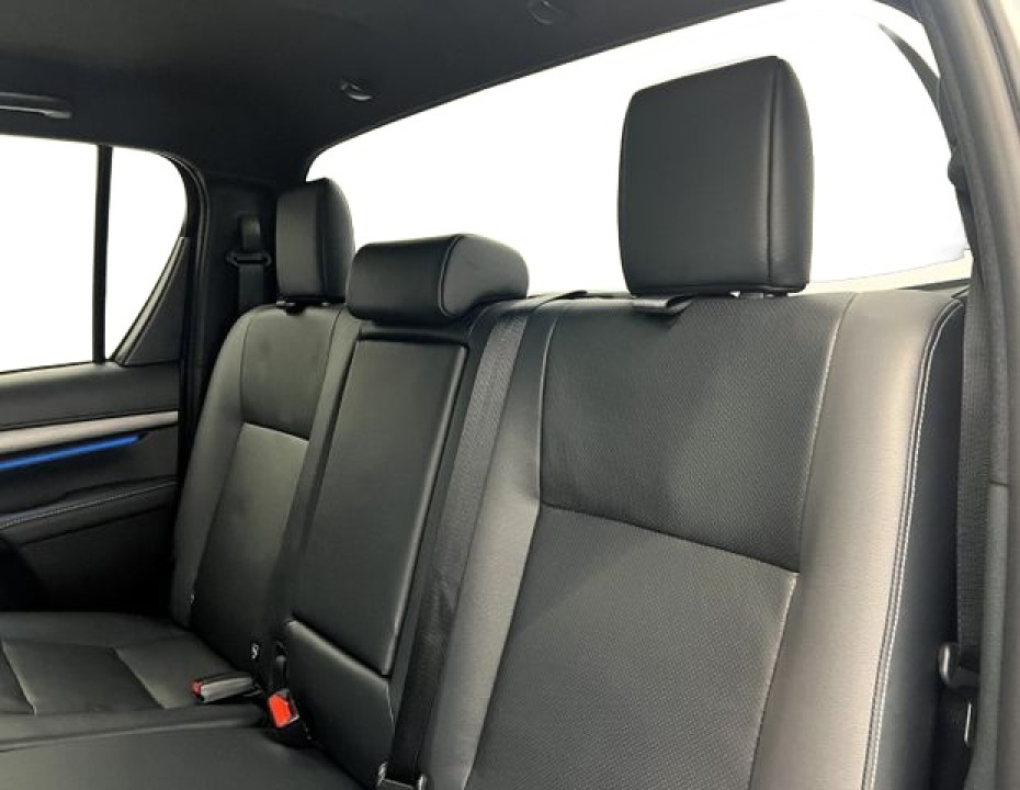 Toyota Hilux - foto 14