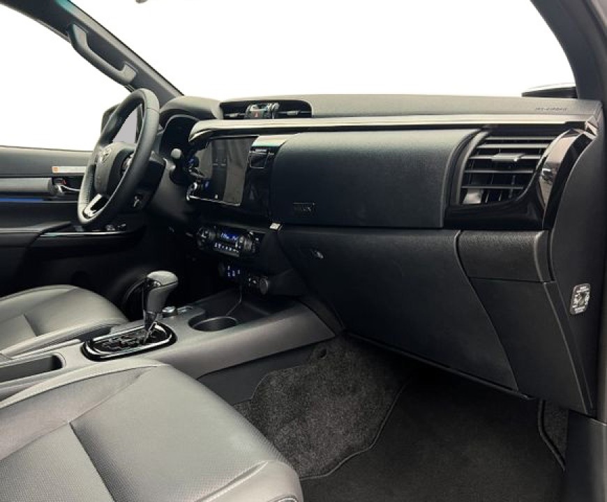 Toyota Hilux - foto 19