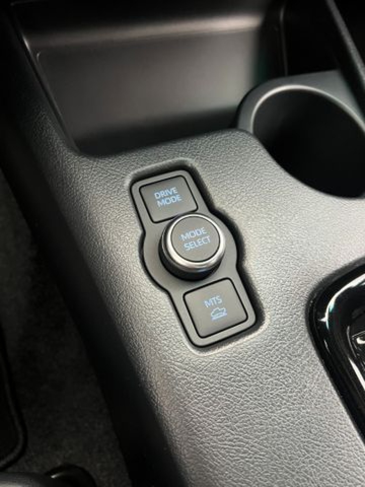 Toyota Hilux - foto 24