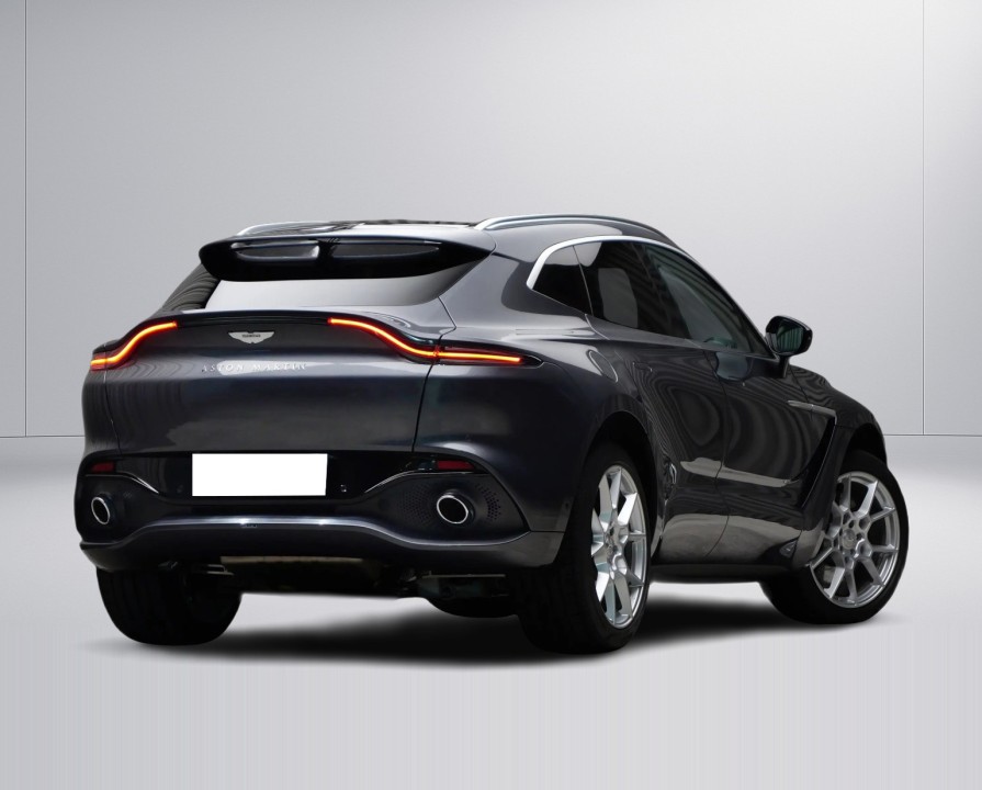 Aston Martin DBX (3)