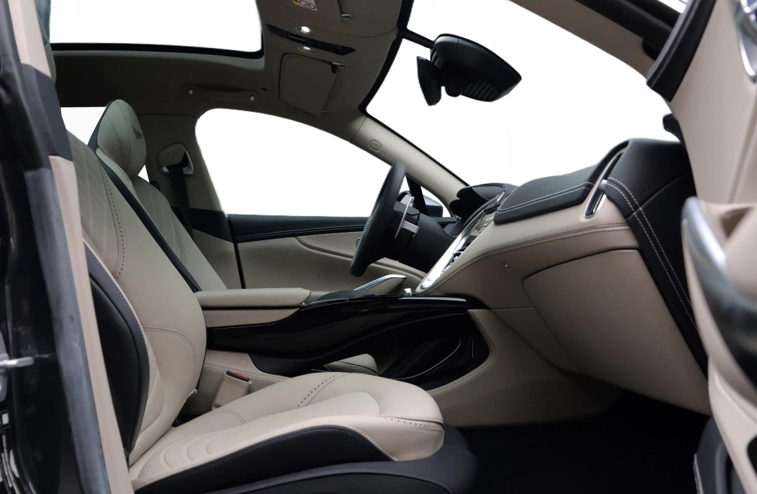 Aston Martin DBX - foto 8