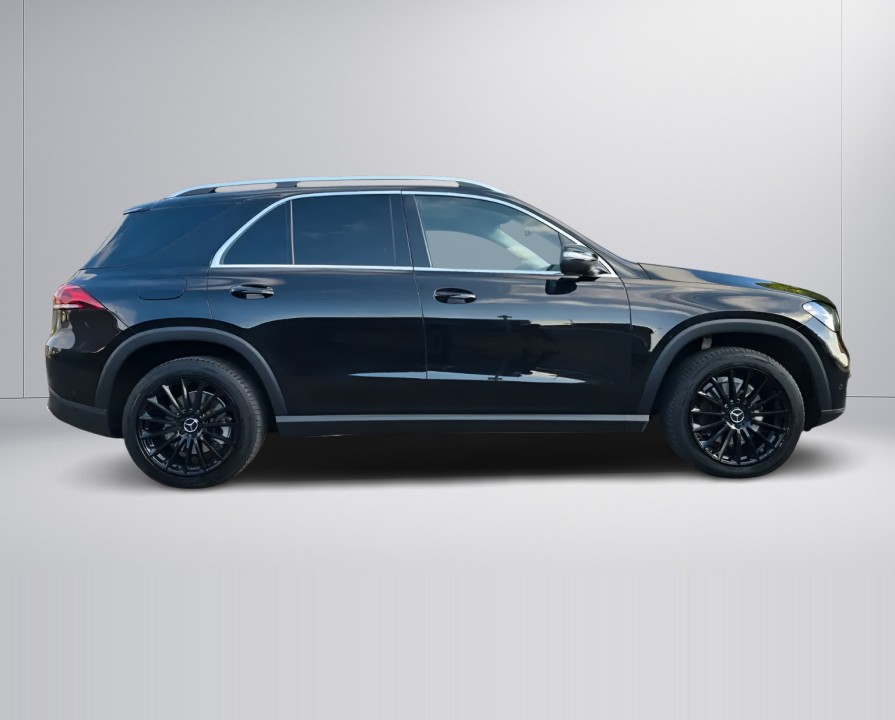 Mercedes-Benz GLE 300d 4MATIC (2)