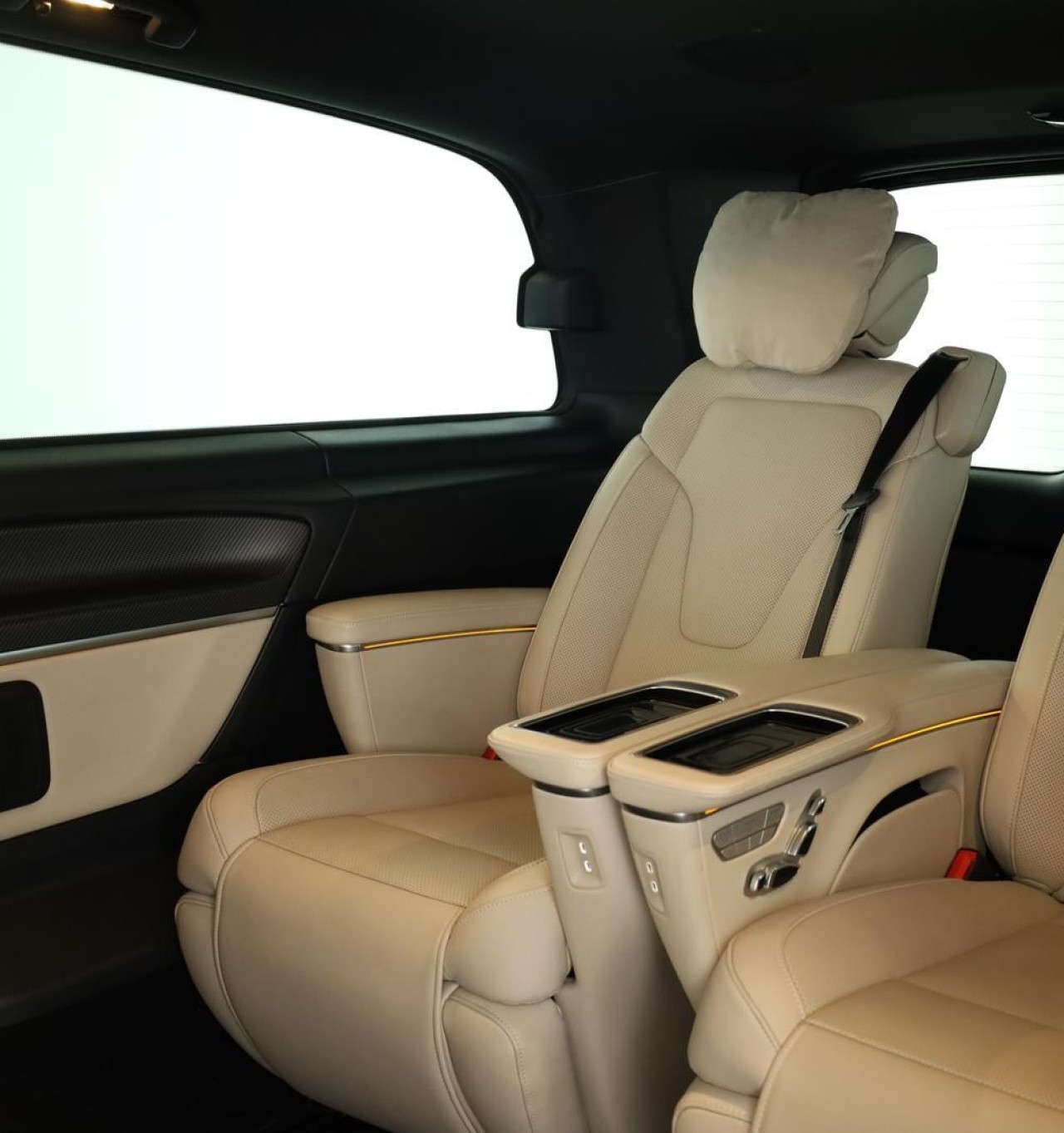 Mercedes-Benz V 300d 4MATIC - foto 11