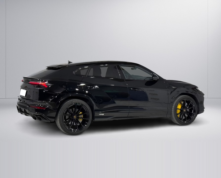 Lamborghini URUS (4)