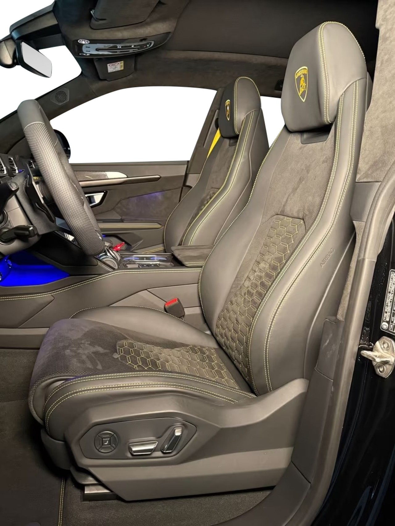 Lamborghini URUS - foto 10