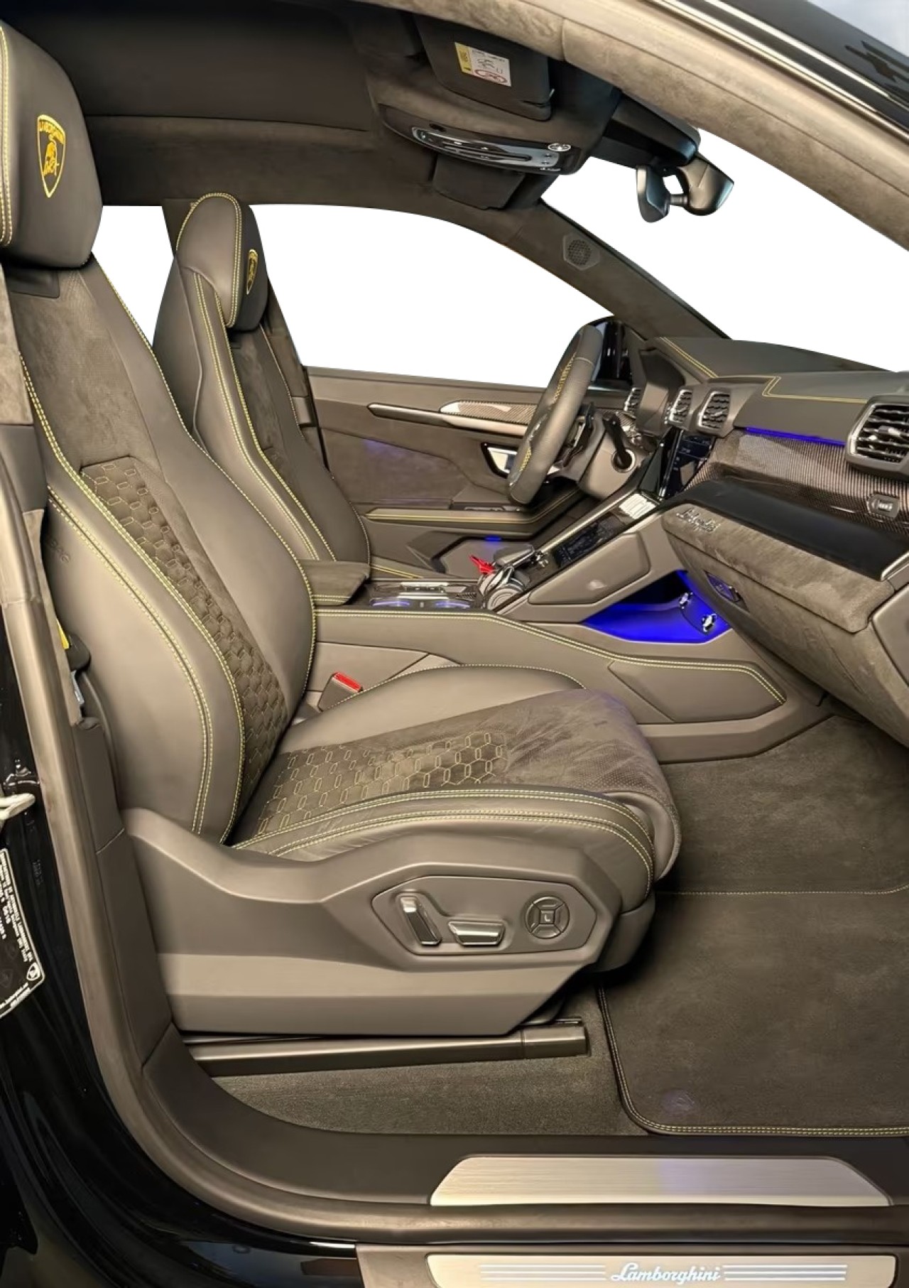 Lamborghini URUS - foto 11