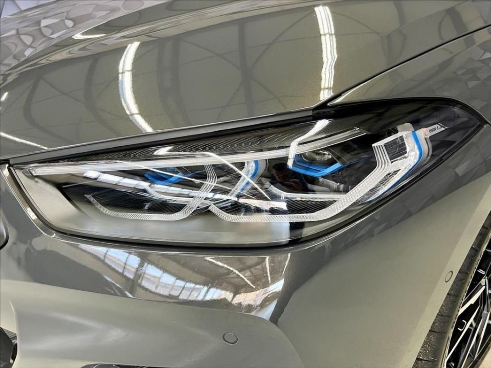 BMW Seria 8 M850i ​​xDrive - foto 28