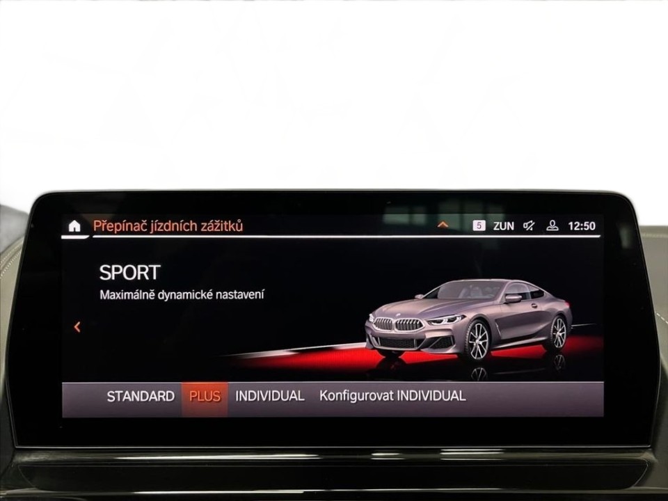 BMW Seria 8 M850i ​​xDrive - foto 12