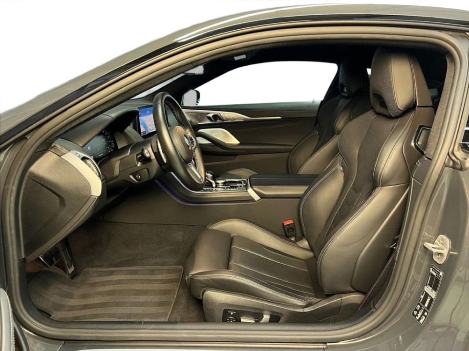 BMW Seria 8 M850i ​​xDrive - foto 8
