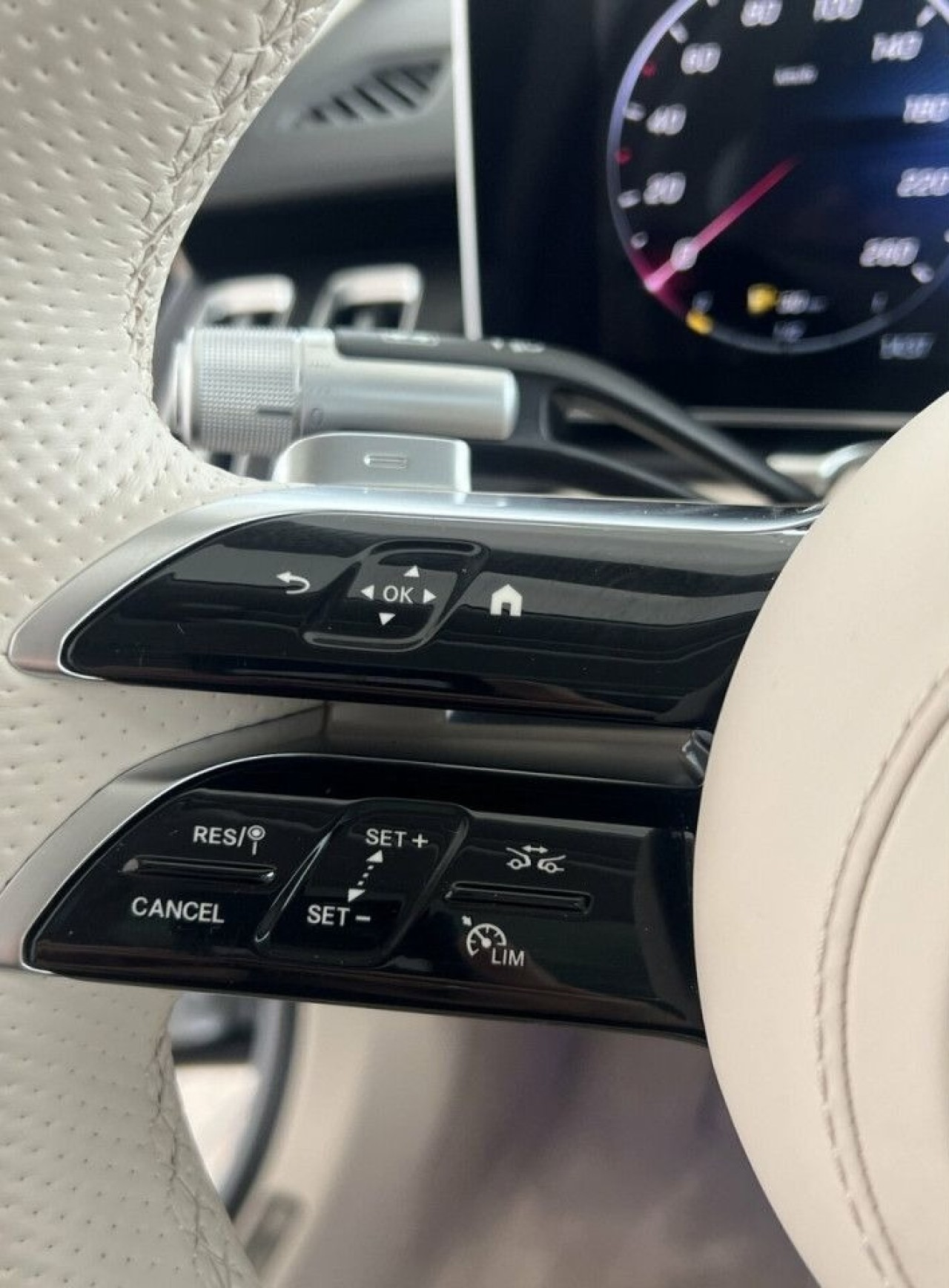 Mercedes-Benz S 450 4MATIC AMG - foto 17