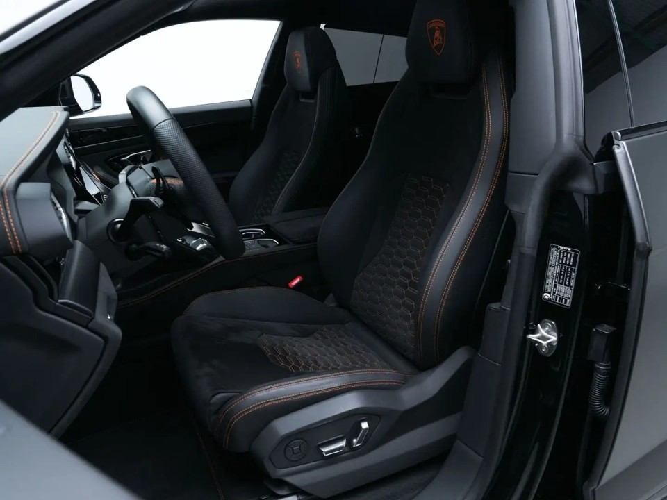 Lamborghini URUS - foto 8