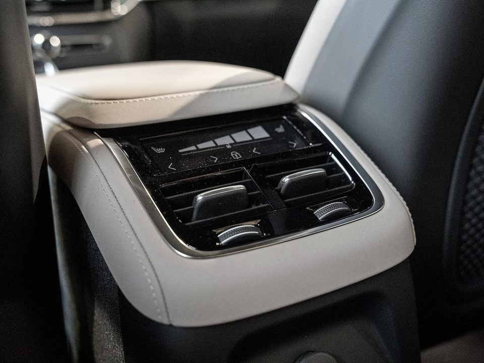 Volvo XC 90 T8 Recharge AWD Plus Dark - foto 10