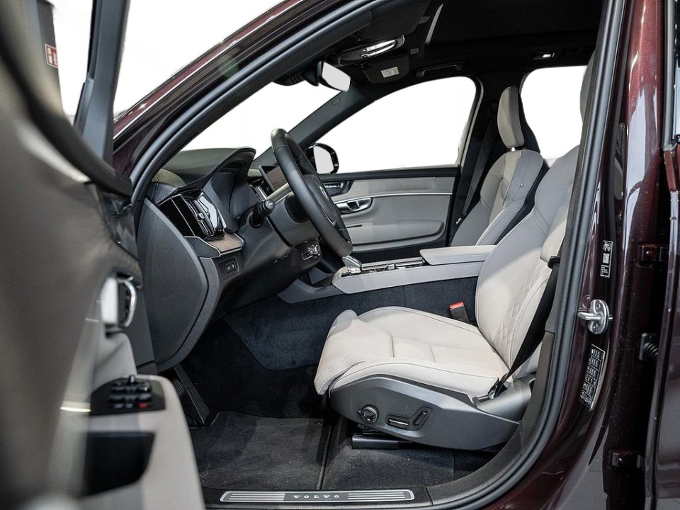 Volvo XC 90 T8 Recharge AWD Plus Dark (5)