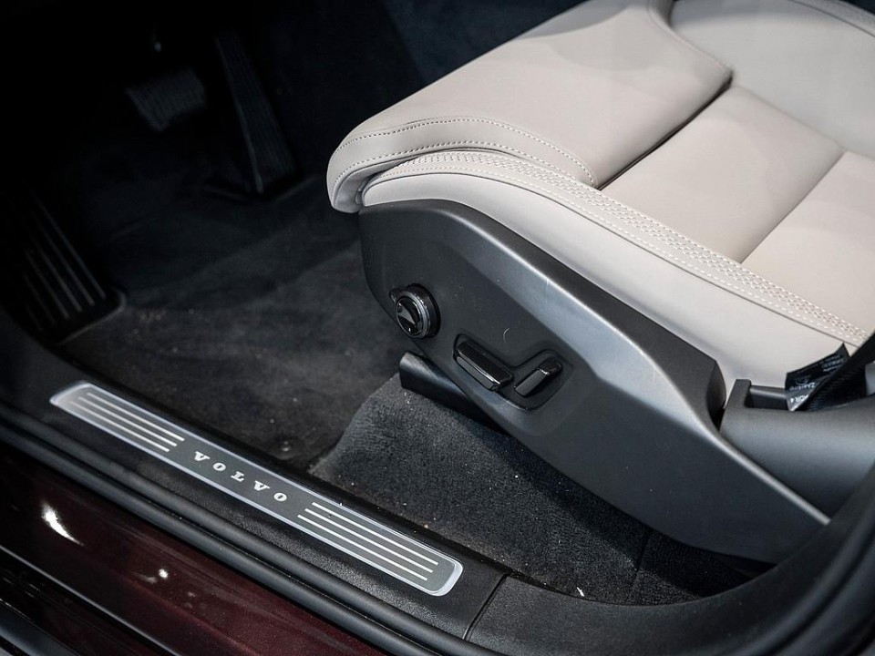 Volvo XC 90 T8 Recharge AWD Plus Dark - foto 12