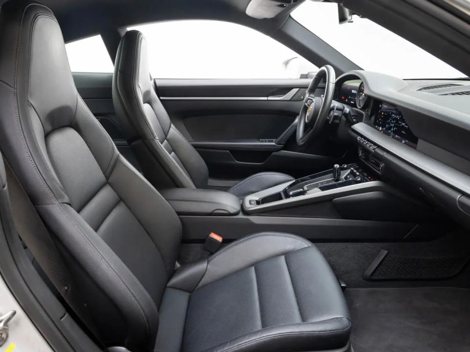 Porsche 911 Carrera - foto 14