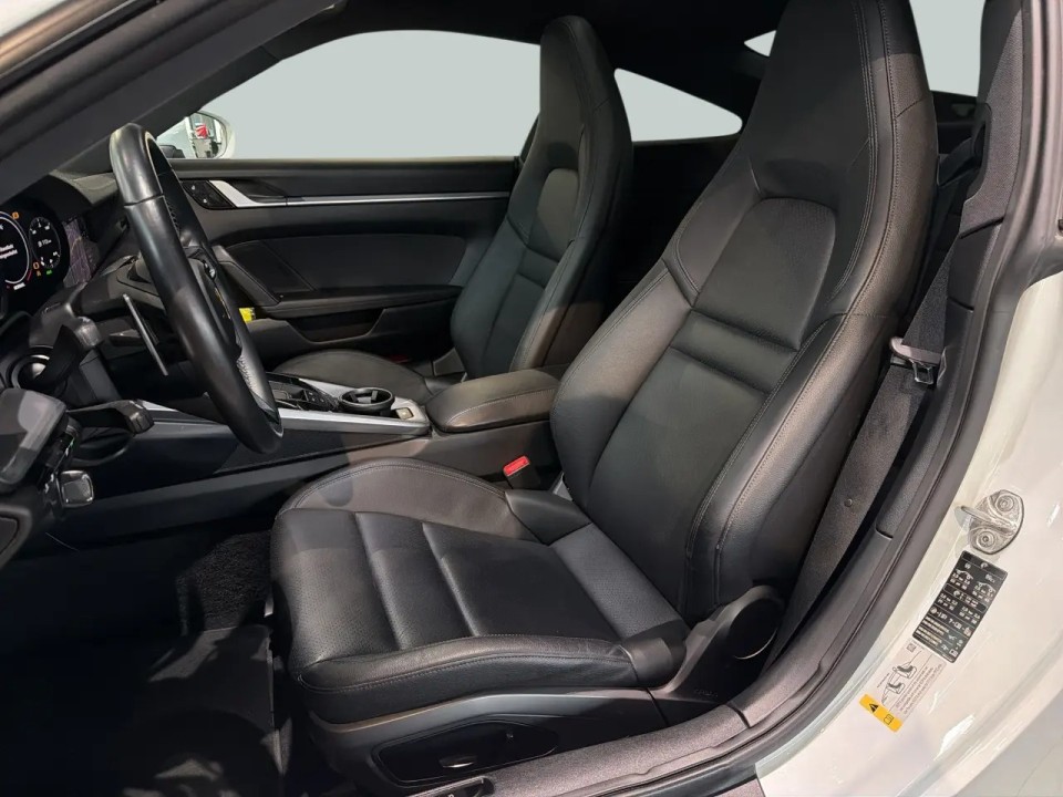 Porsche 911 Carrera - foto 8