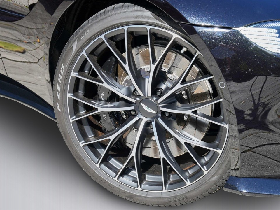 Aston Martin Vantage V8 - foto 21