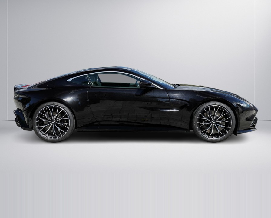 Aston Martin Vantage V8 (3)